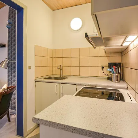 Cozy In With Outdoor Swimming Pool Apartment