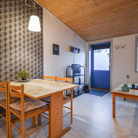 Apartment Cozy In With Outdoor Swimming Pool *