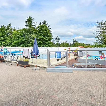 Cozy In With Outdoor Swimming Pool Apartment *